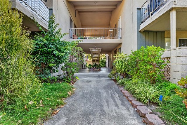 8 Via Castilla C, Laguna Woods, CA 92637