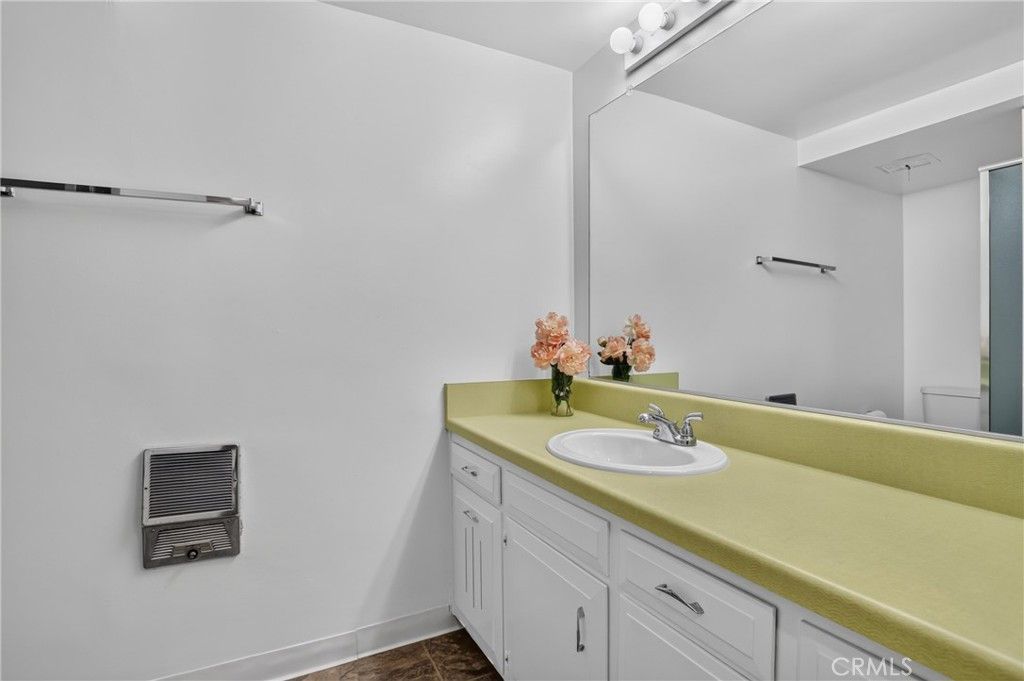 Image 19 of property listing at 8 Via Castilla C, Laguna Woods, CA 92637
