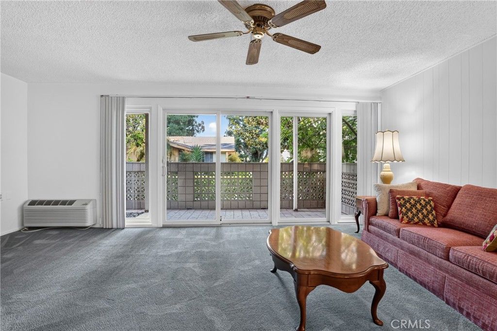 Image 4 of property listing at 8 Via Castilla C, Laguna Woods, CA 92637