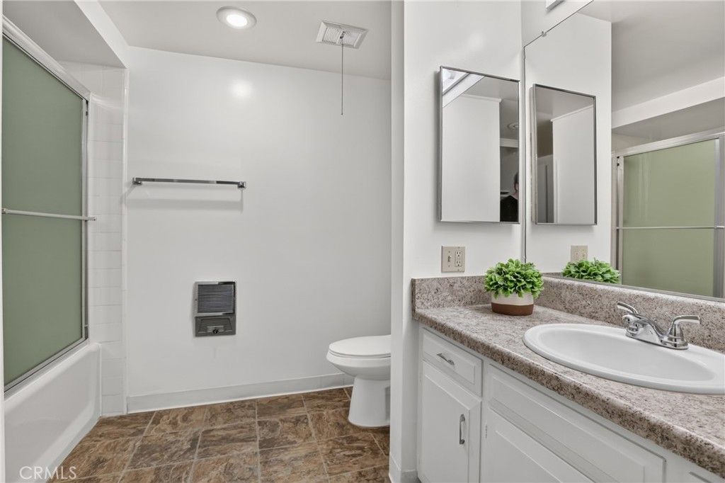 Image 9 of property listing at 8 Via Castilla C, Laguna Woods, CA 92637