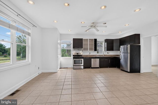 5111 LAKELAND RD, College Park, MD 20740