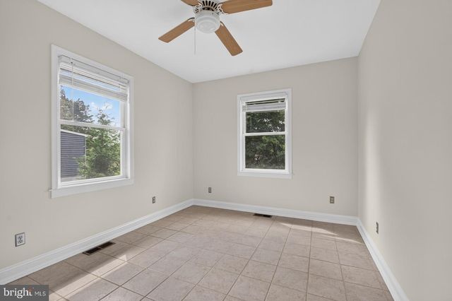 5111 LAKELAND RD, College Park, MD 20740