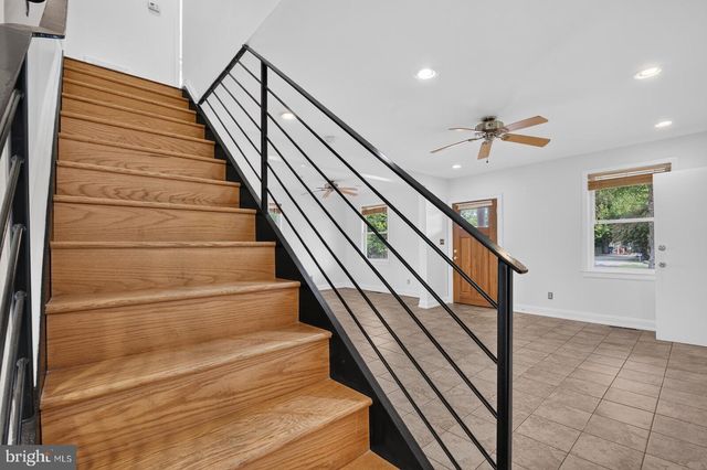 5111 LAKELAND RD, College Park, MD 20740