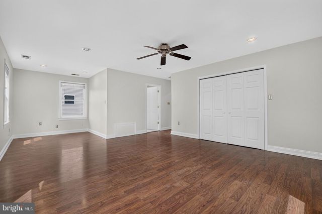 5111 LAKELAND RD, College Park, MD 20740