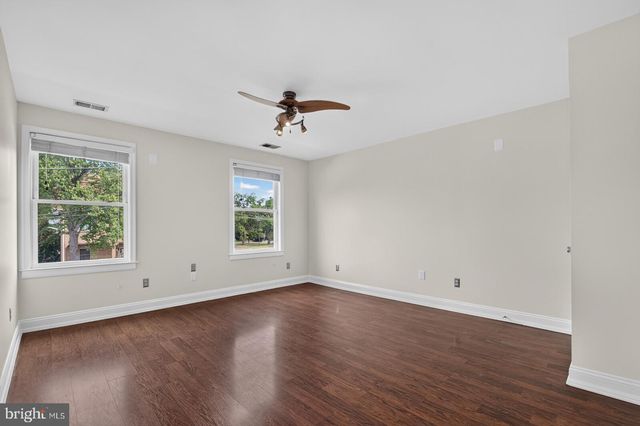 5111 LAKELAND RD, College Park, MD 20740