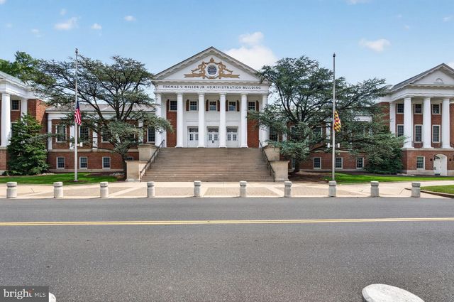 5111 LAKELAND RD, College Park, MD 20740
