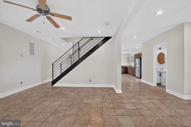 5111 LAKELAND RD, College Park, MD 20740