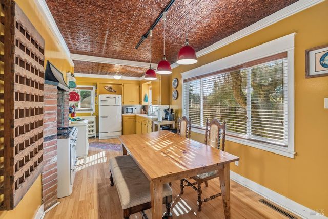 5186-5220 Hwy 116 Hwy S, Sebastopol, CA 95472