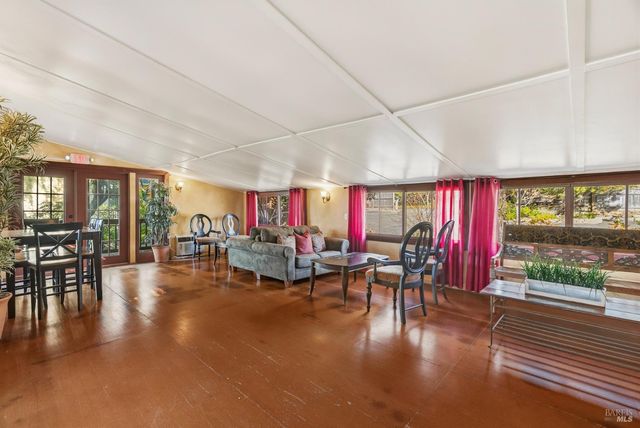 5186-5220 Hwy 116 Hwy S, Sebastopol, CA 95472