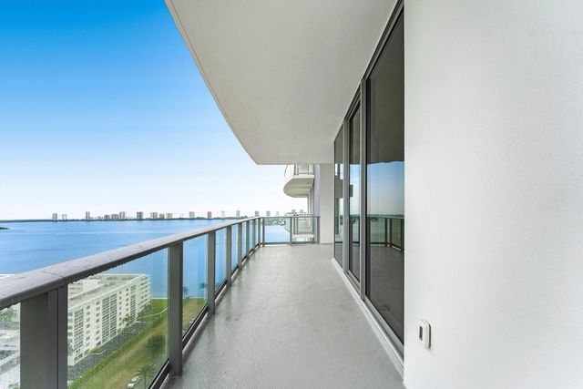 220 Lake Shore Drive 2005, Lake Park, FL 33403