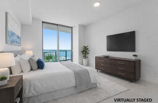 220 Lake Shore Drive 2005, Lake Park, FL 33403