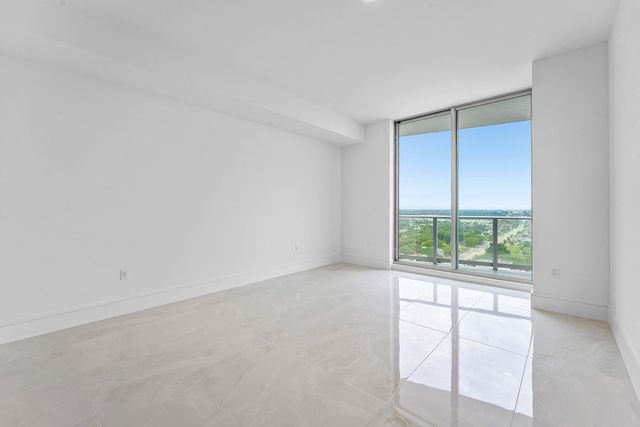 220 Lake Shore Drive 2005, Lake Park, FL 33403