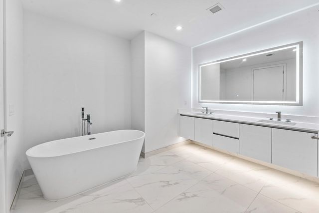 220 Lake Shore Drive 2005, Lake Park, FL 33403