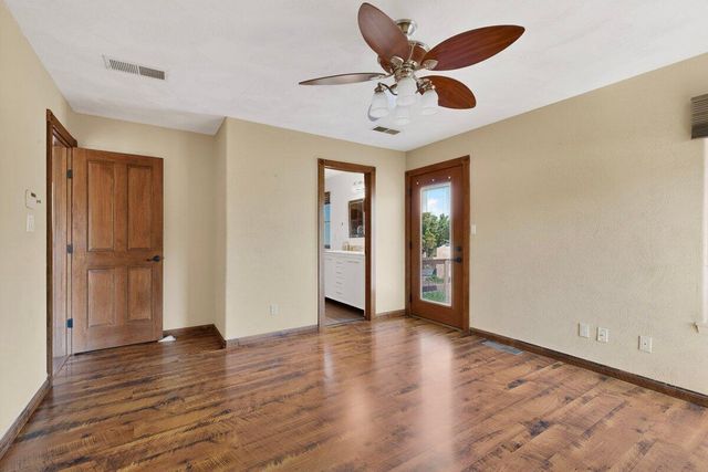 9633 De Vargas Loop NE, Albuquerque, NM 87109