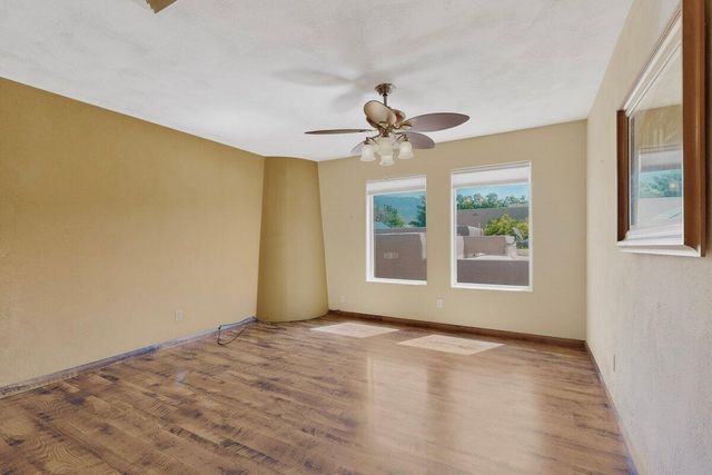 9633 De Vargas Loop NE, Albuquerque, NM 87109