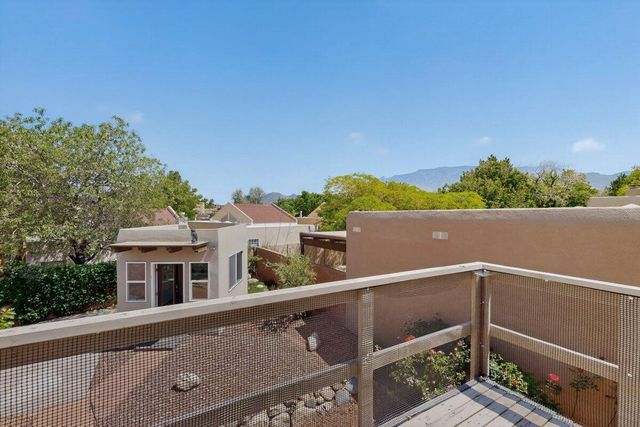 9633 De Vargas Loop NE, Albuquerque, NM 87109