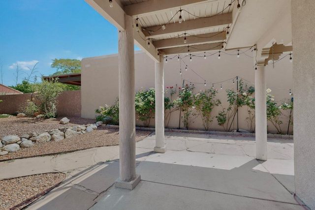 9633 De Vargas Loop NE, Albuquerque, NM 87109