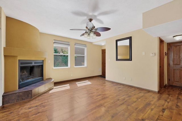 9633 De Vargas Loop NE, Albuquerque, NM 87109