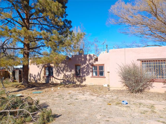 77 County Road 5, Espanola, NM 87532