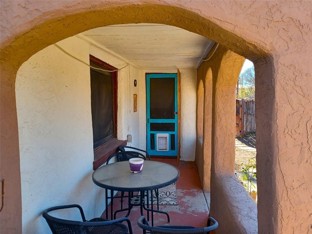 77 County Road 5, Espanola, NM 87532