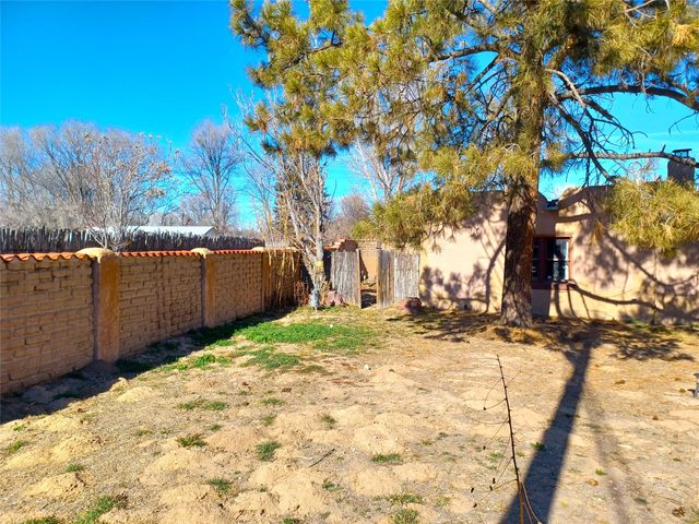 77 County Road 5, Espanola, NM 87532