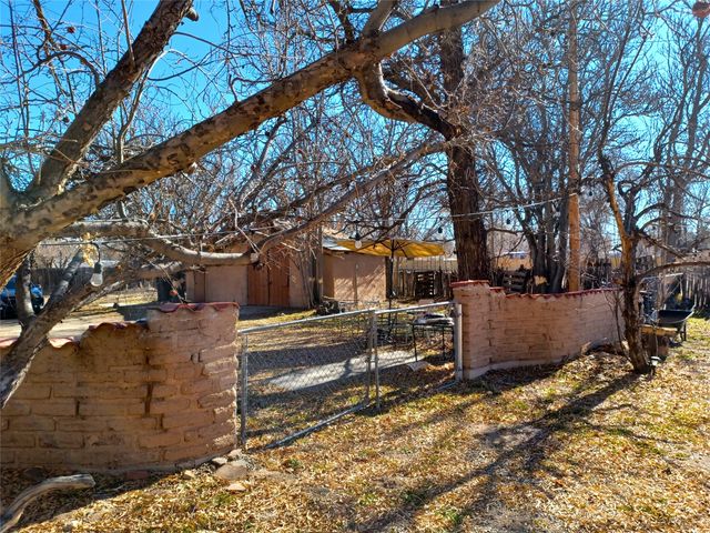 77 County Road 5, Espanola, NM 87532