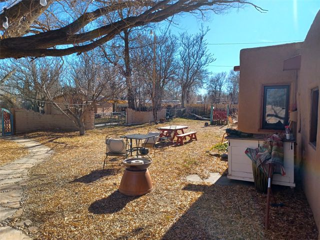 77 County Road 5, Espanola, NM 87532