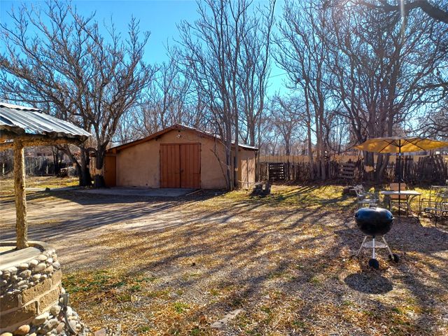 77 County Road 5, Espanola, NM 87532
