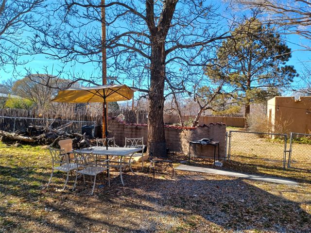 77 County Road 5, Espanola, NM 87532