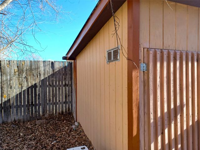77 County Road 5, Espanola, NM 87532