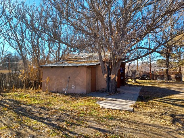 77 County Road 5, Espanola, NM 87532