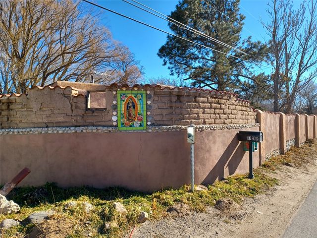77 County Road 5, Espanola, NM 87532