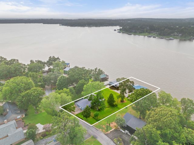 15476 Lakeside Dr., Bullard, TX 75757