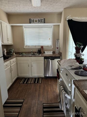 25 CRESTWOOD Court, Millbrook, AL 36054