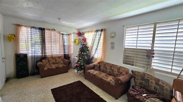 JULIAN BLANCO PUEBLO 35, Vega Baja, PR 00693