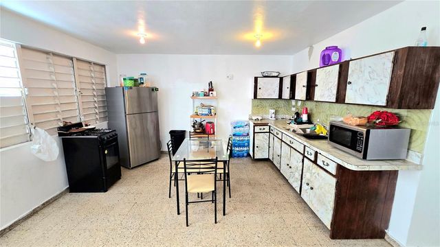 JULIAN BLANCO PUEBLO 35, Vega Baja, PR 00693