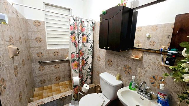 JULIAN BLANCO PUEBLO 35, Vega Baja, PR 00693