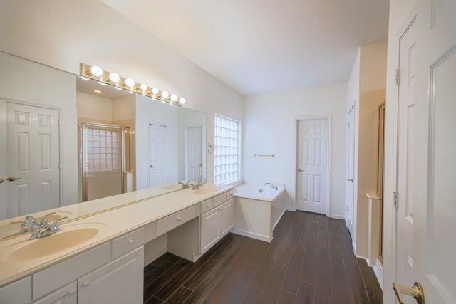 11606 Canyon Woods Drive, Tomball, TX 77377