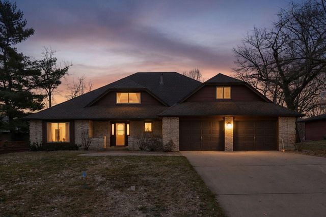 970 Sherwood Road, Shoreview, MN 55126