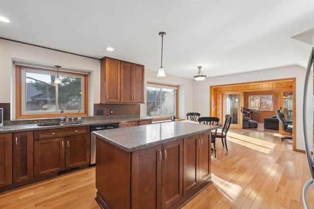 970 Sherwood Road, Shoreview, MN 55126