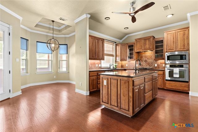1135 Redleaf Drive, Nolanville, TX 76559