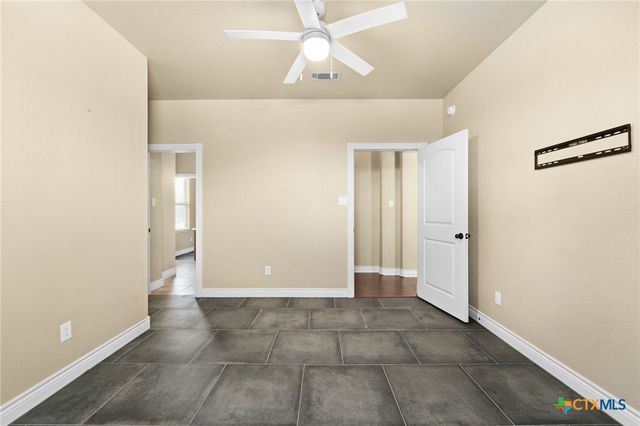 1135 Redleaf Drive, Nolanville, TX 76559
