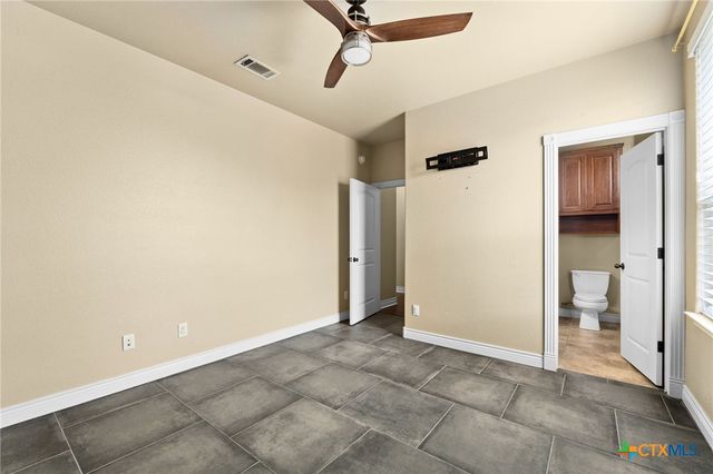 1135 Redleaf Drive, Nolanville, TX 76559