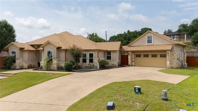 1135 Redleaf Drive, Nolanville, TX 76559