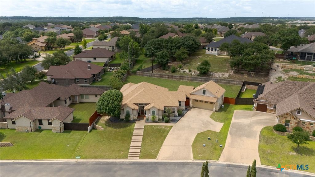 1135 Redleaf Drive, Nolanville, TX 76559