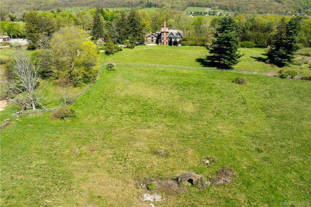 618 Quaker Hill Road, Pawling, NY 12564