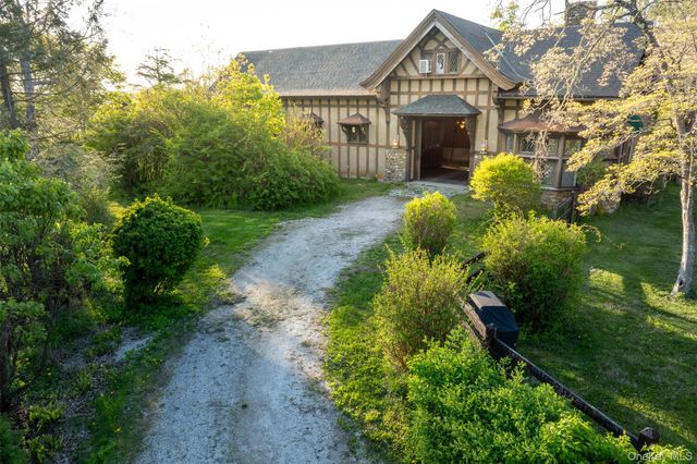 618 Quaker Hill Road, Pawling, NY 12564