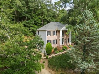 314 Sweetwater Hills Drive, Hendersonville, NC 28791