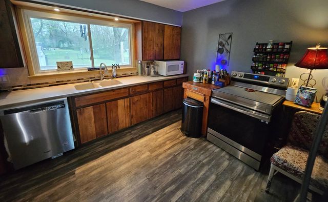 2648 N Howard Avenue, Springfield, MO 65803