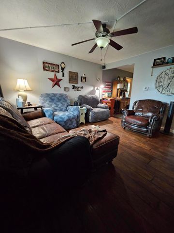 2648 N Howard Avenue, Springfield, MO 65803